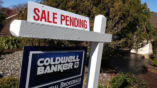 U.S. pending home sales rise less than expected in April