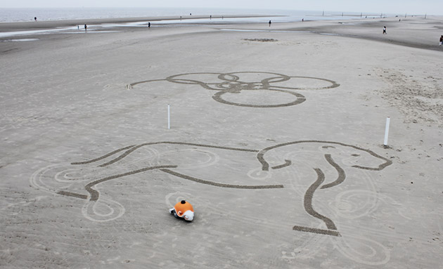 Disney Robot that Draws on Sand