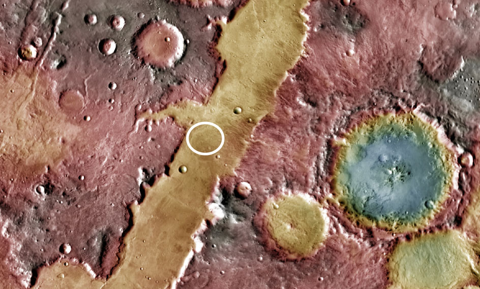 alt="scientists inestigating glass traces on mars"
