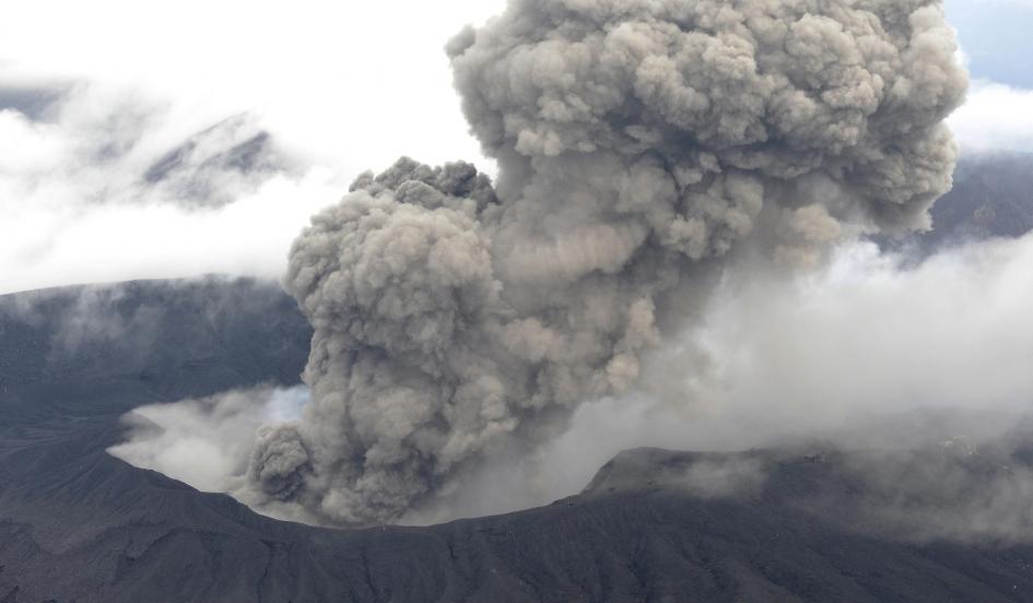 alt="Japan's Mount Aso Erupts on September 14, 2015"
