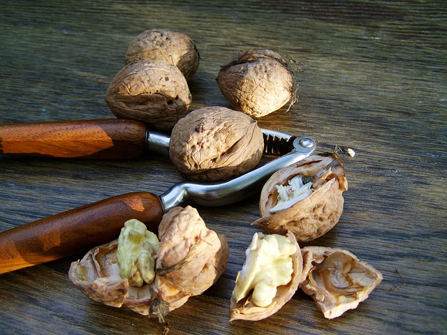 "Walnuts may help reduce the risks of type 2 diabetes."