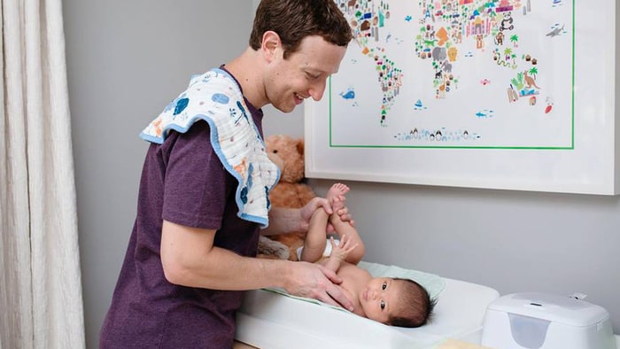 "Zuckerberg vaccinates his daughter"