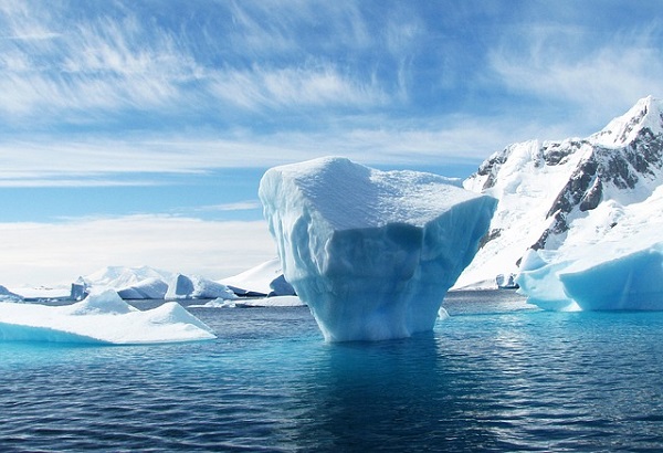 Antarctic lake iceberg
