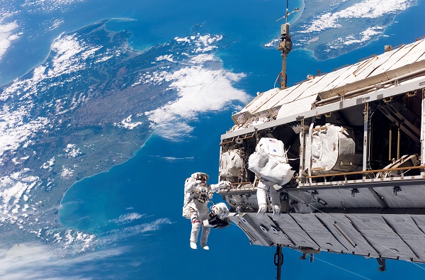 200th spacewalk by astronauts