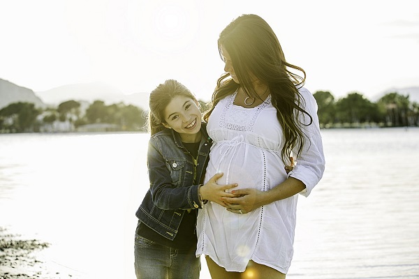 Pregnant woman and her niece